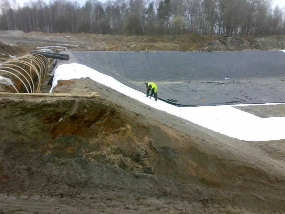 Плівка для озер і водойм