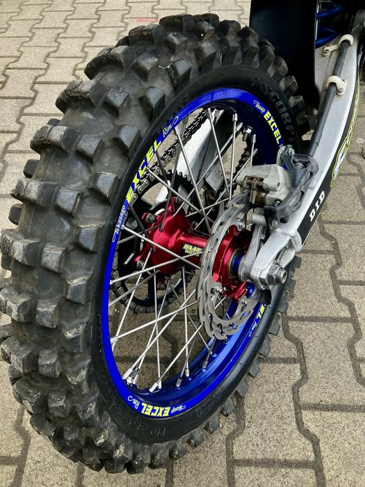 Sprzedam Yamaha YZ 450 F motocykl w doskonałym stanie.