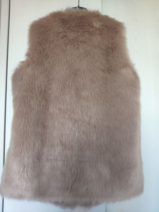 Меховая жилетка ZARA TRF. Размер M