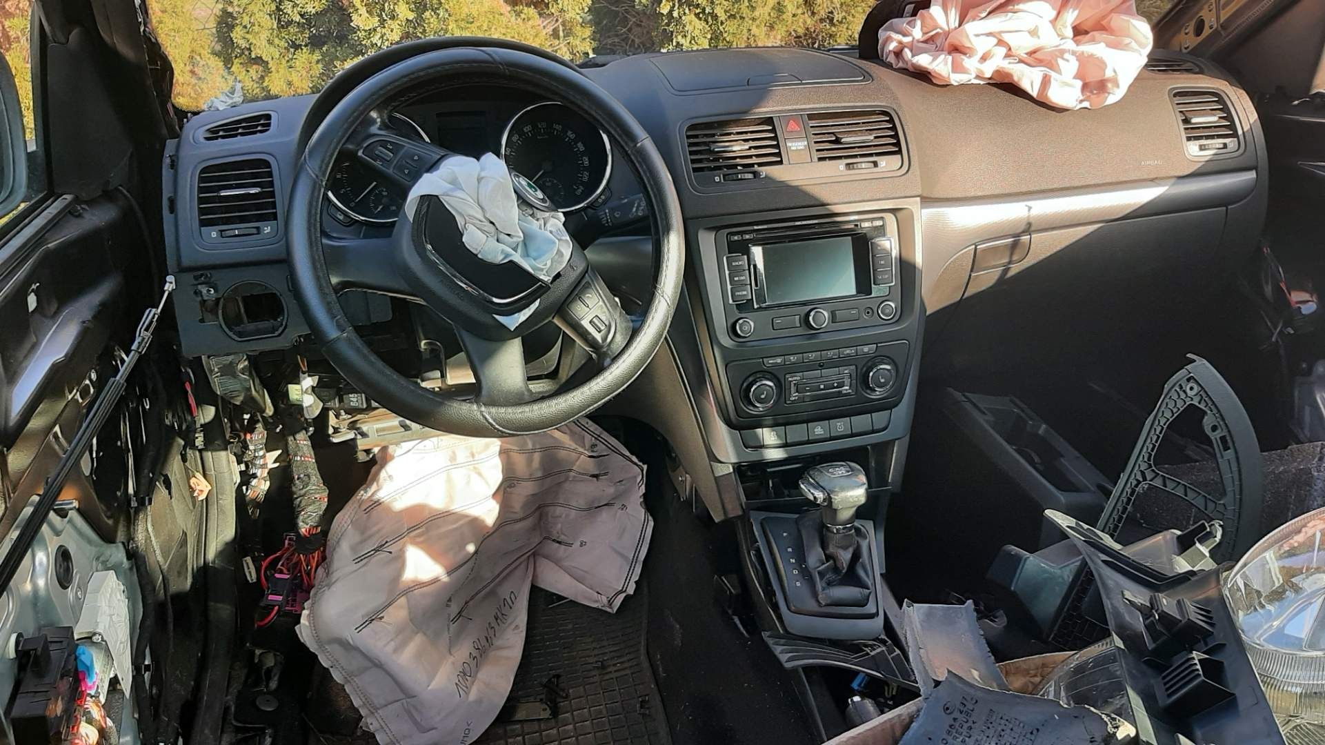 Skoda Yeti 09-13r Radio Konsola Kierownica Kratki Nawiewu Schowek