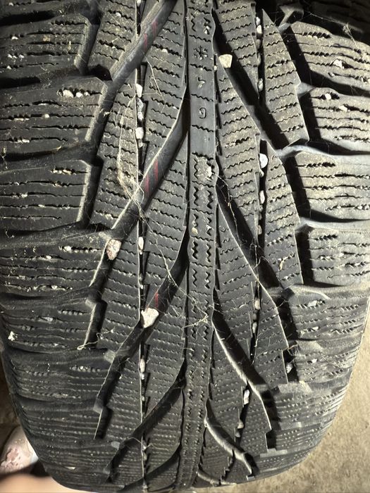 Opony 235/55R18 zima Nokian