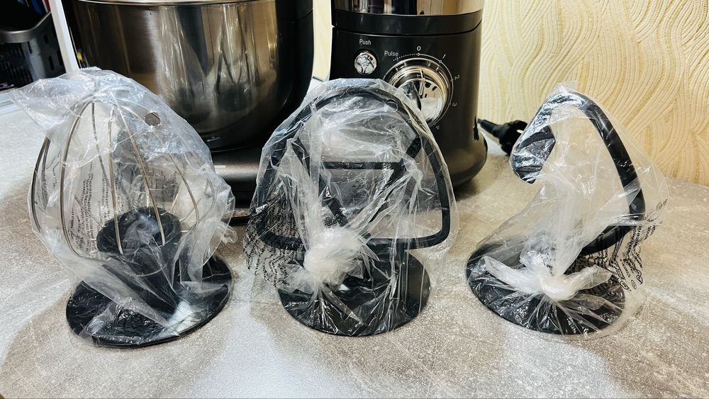 Міксер Ambiano з чашою ,насадки,потужність 600 W