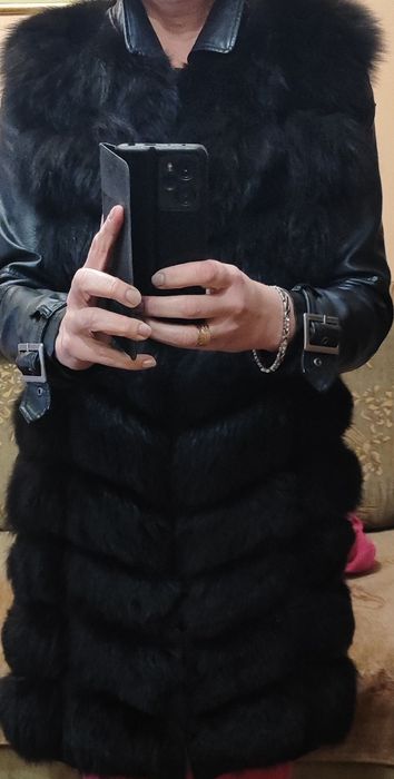 Жилетка з песця довга 48-50розмір.