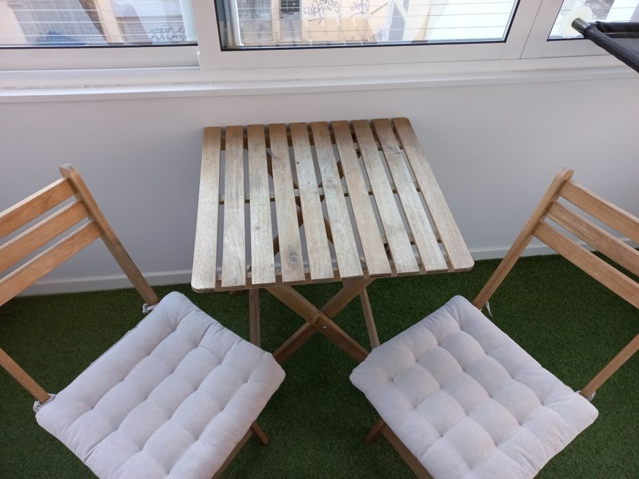 Mesa e 2 cadeiras de exterior