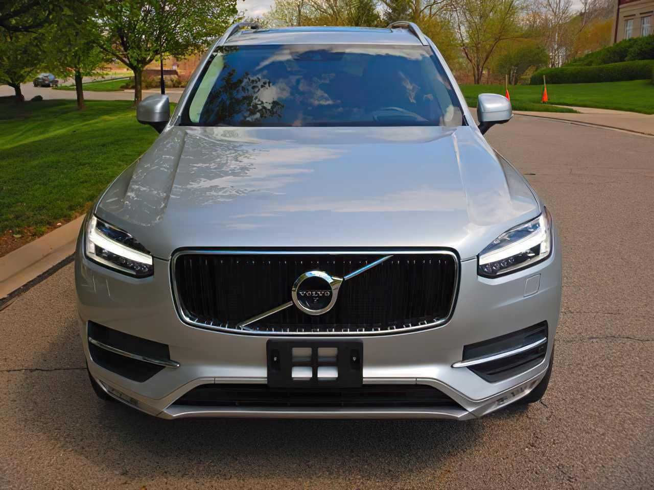 2019 Volvo XC90 T6 Momentum