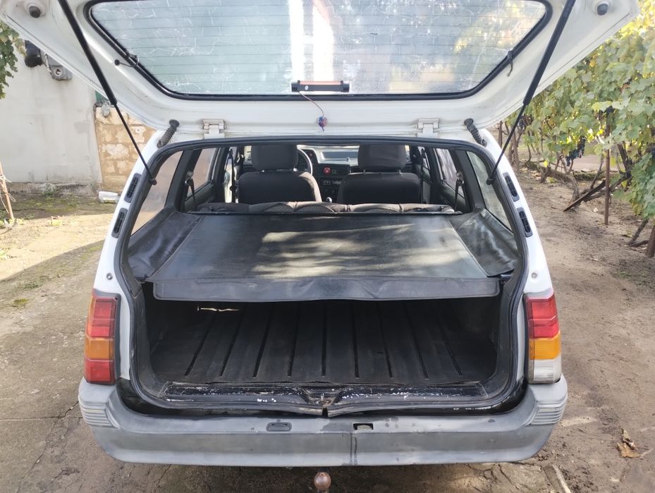 Опель кадет 1990