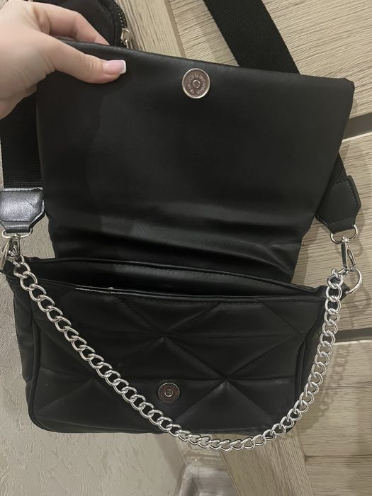 Жіноча чорна сумочка