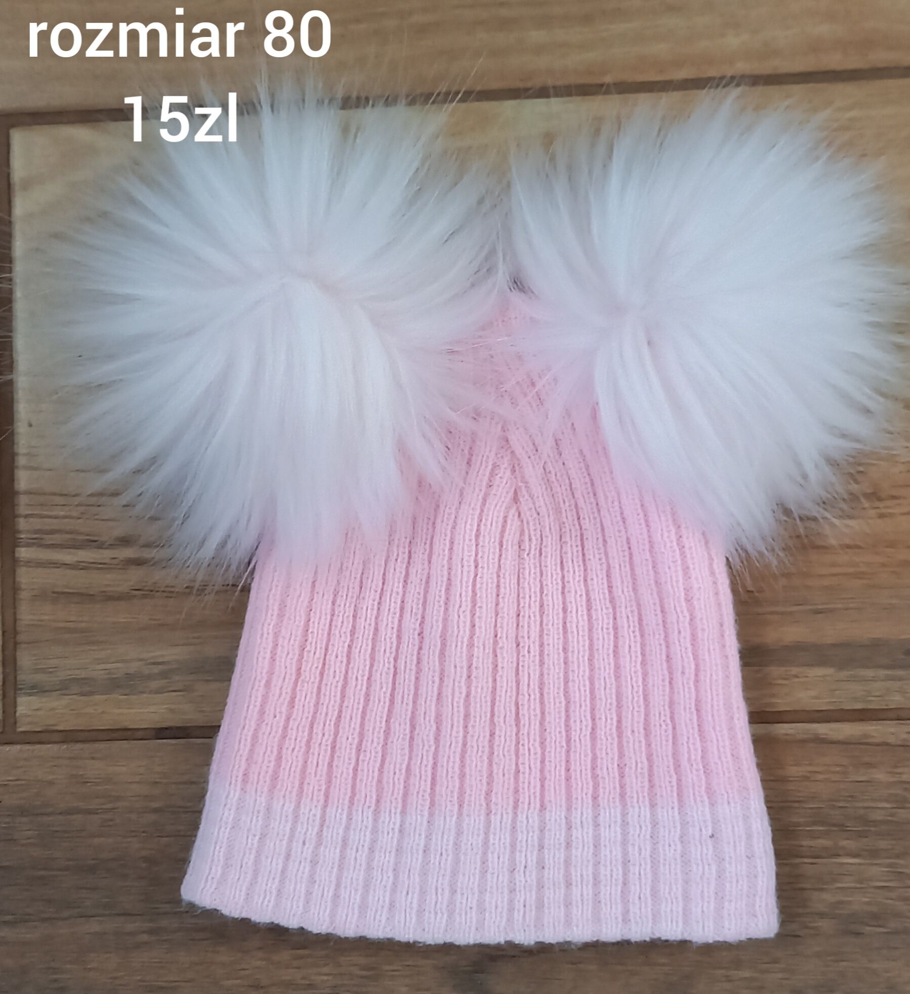 Śliczna czapka dla dziewczynki