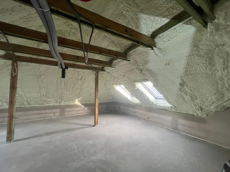 Izolacje Natryskowe, Ocieplenie pianą PUR