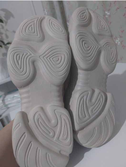 Нові кросівки Waikiki, 36 розмір.
Куплені літом, не піді