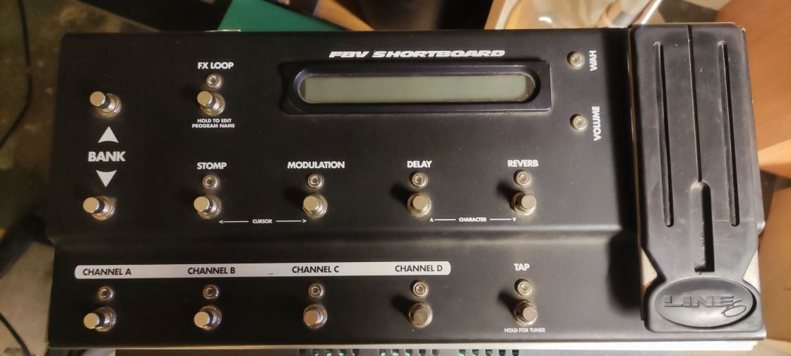 Wzmacniacz basowy Line6 LowDown HD400 + FBV Shortboard + case 5U