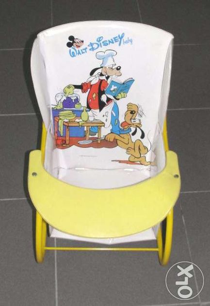 Antiga cadeira de criança da Walt Disney