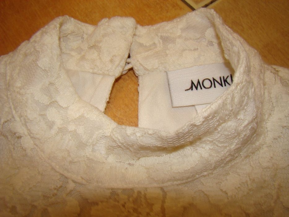 sukienka z koronki ecru r.m