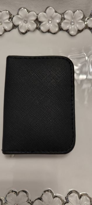 Komplet do manikur w pięknych kolorach w etui na zamek nowy