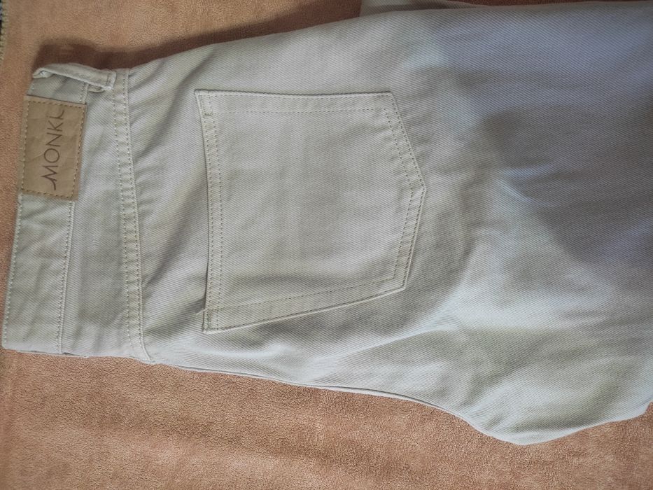 Жіночі джинси бежеві