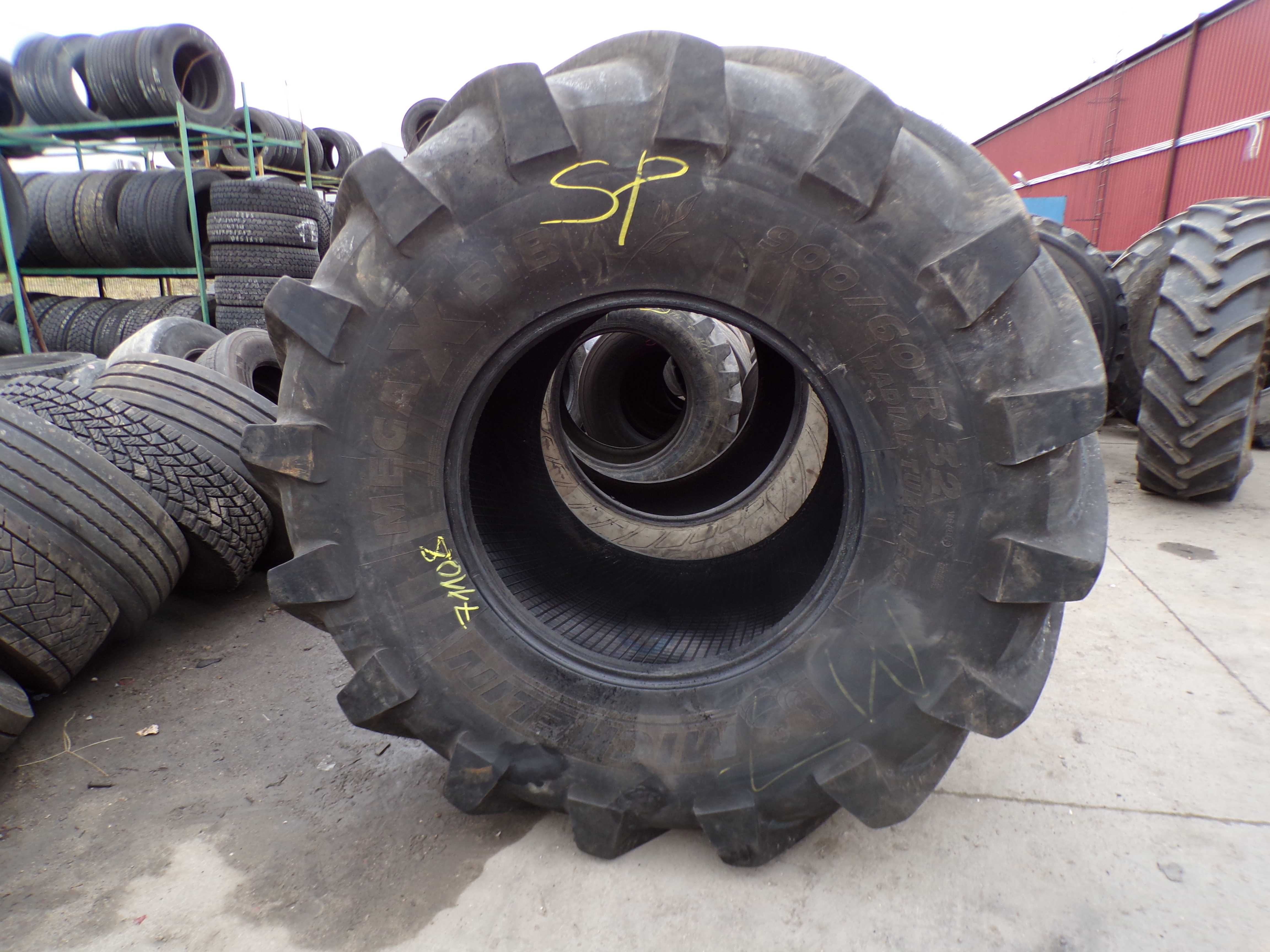 opona 900/60R32 MICHELIN MEGA X BIB (3900 netto)