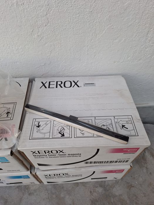 Toners, escova, depósito e óleo XEROX Docucolor12