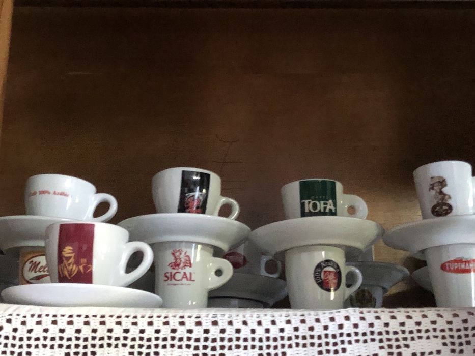 Coleção de chavenas de café