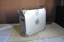 Caixa de Apple Power Mac G4 Quicksilver com fonte de alimentação