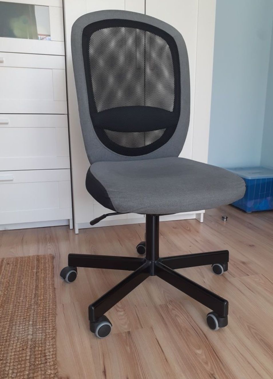 Krzesło biurowe Ikea Flintan szare