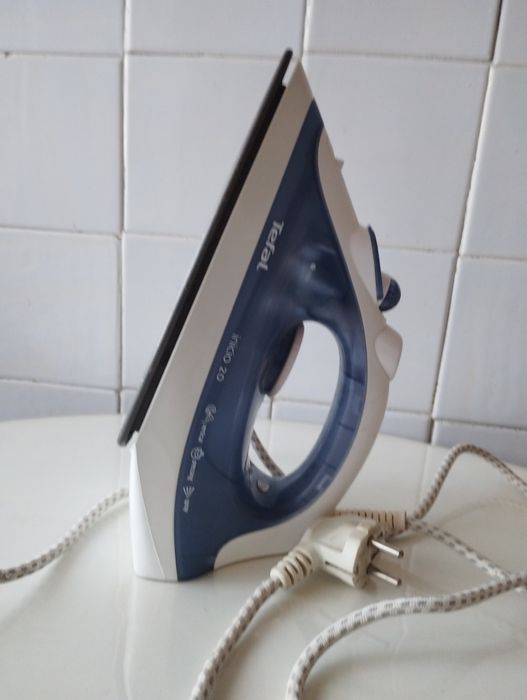 Продається праска TEFALmod.FV1220 б/у Дуже хорошої якості, ціна 1000гр