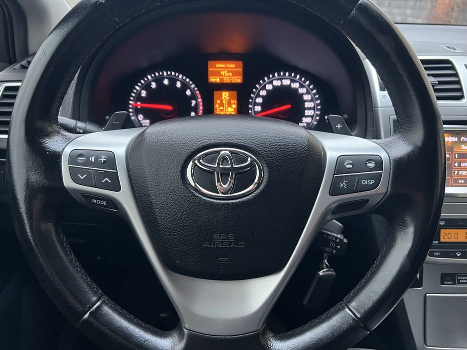 2013 Toyota Avensis 2.0 Гбо4 акпп НЕФАРБОВАН