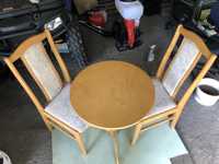 Stolik kawowy dwa krzesła