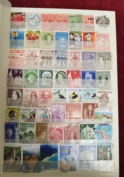 Classificador com 300 selos diferentes Austrália