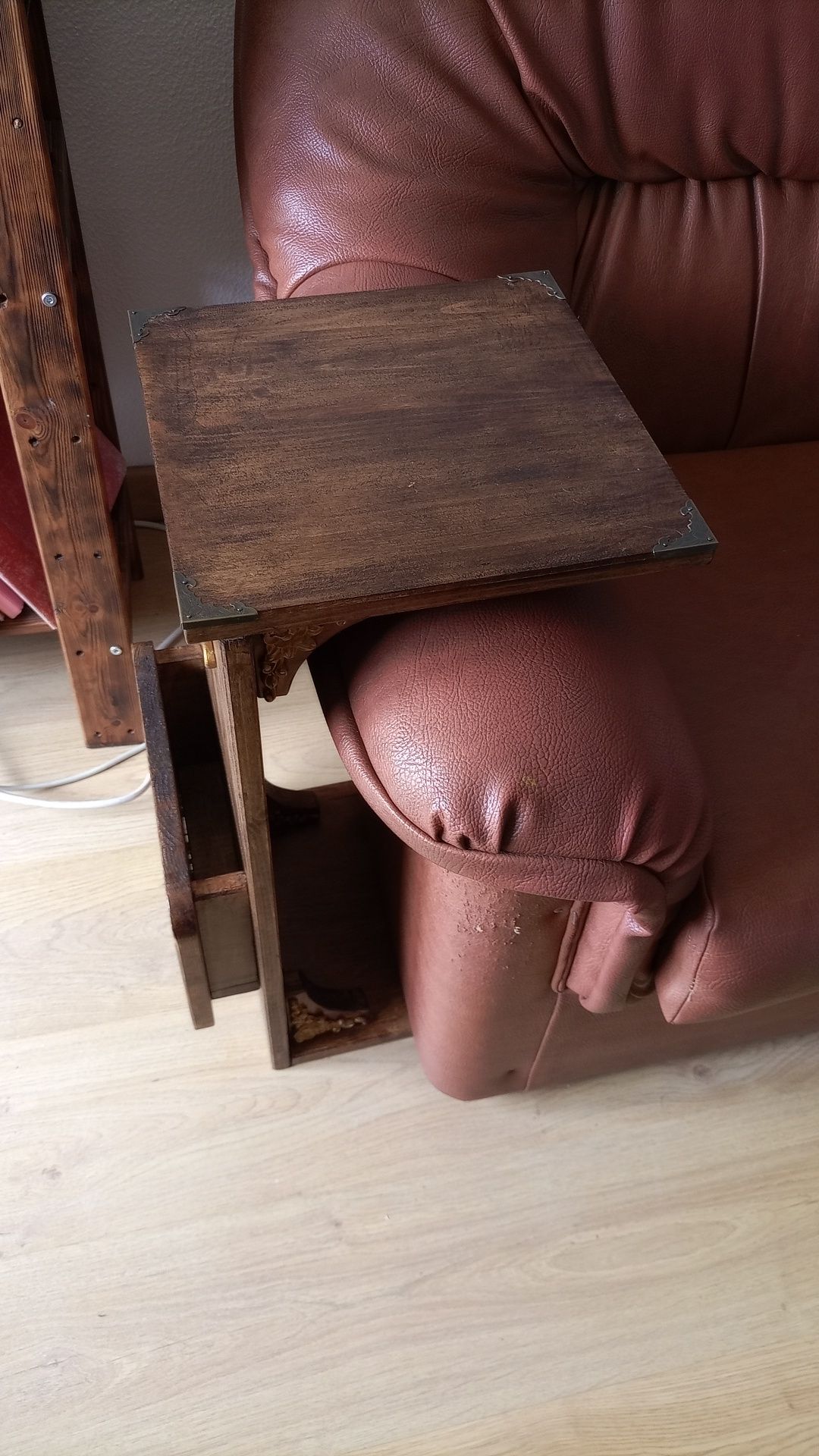 Mesa de apoio para sofá nova