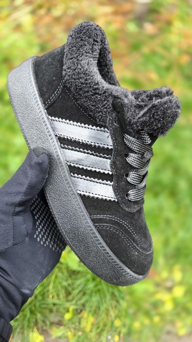 Чорні зімні замшеві кеди