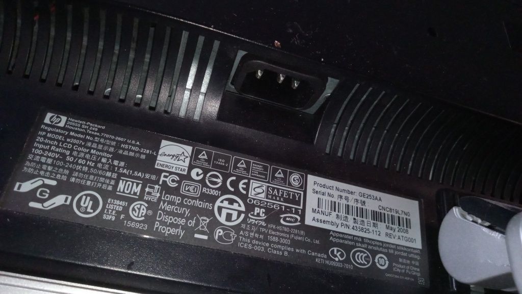 2 monitory 1 240v 50-60 HZ 2 240v 50-60 HZ