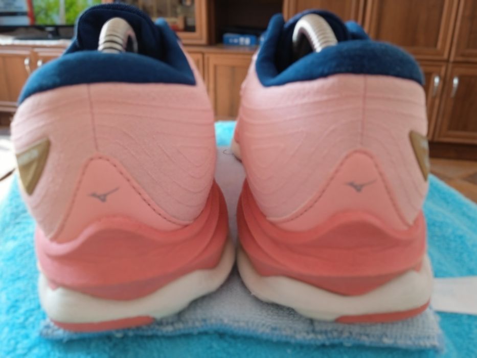 MIZUNO 40, 5 wave sky 06 sportowe biegowe