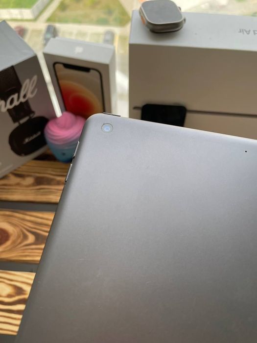 iPad 7 32gb працює