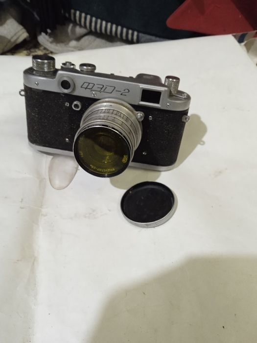 Фотоапарат Фед-2 з чехлом.