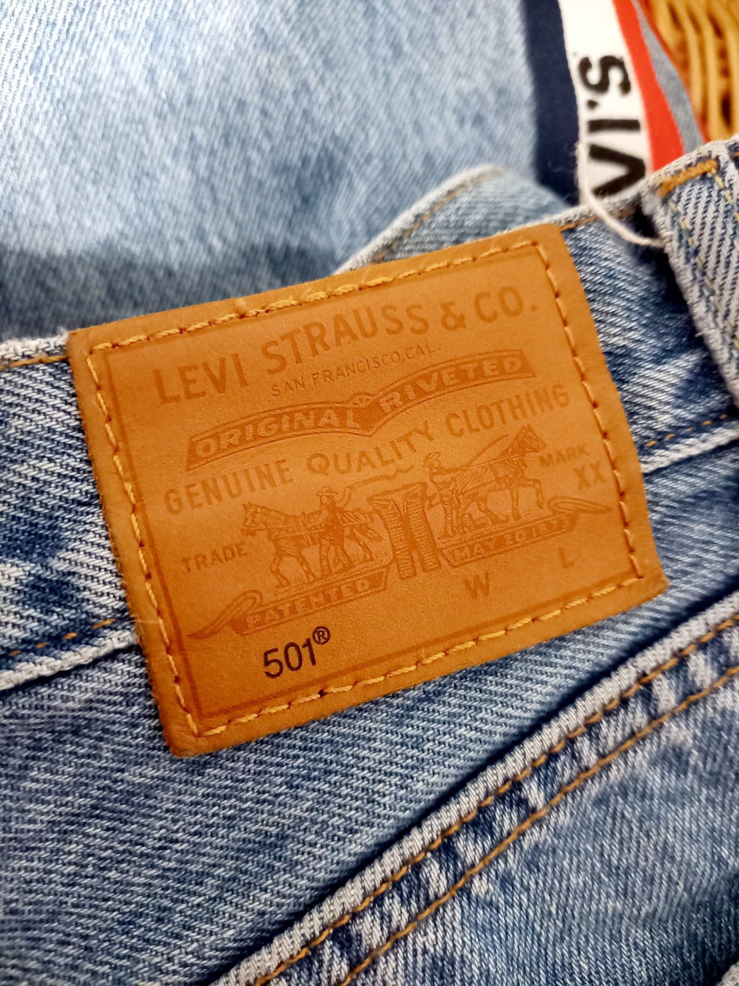 Spodnie Levi's 501 z lampasami W26 L26