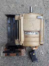 Электродвигатель тип АВБ-071 40, 1350 об. мин.180 W