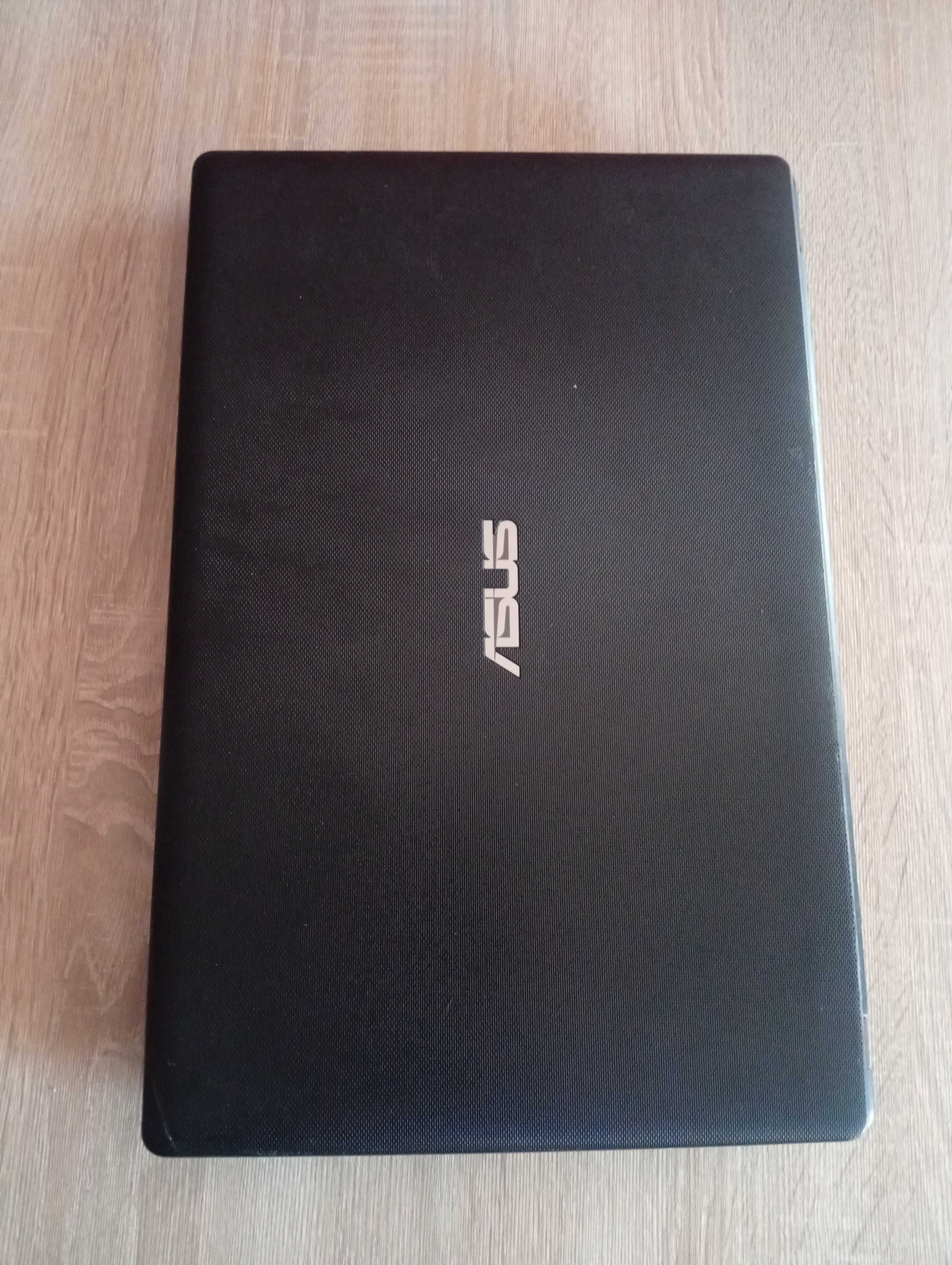 Laptop Asus z procesorem intel