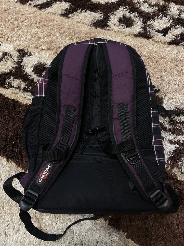 Рюкзак EASTPAK 25-30 л