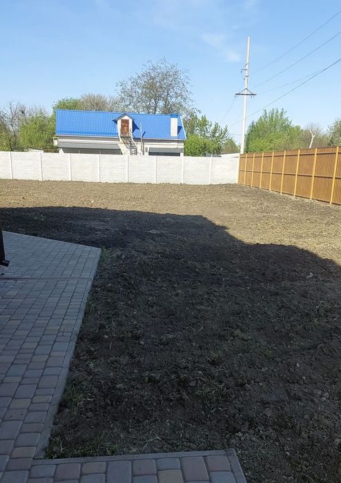 Земельные работы, копка ям траншей, прокладка кабеля. Уборка територий