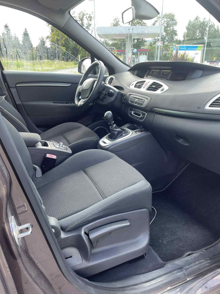 Samochód osobowy Renault Scenic III