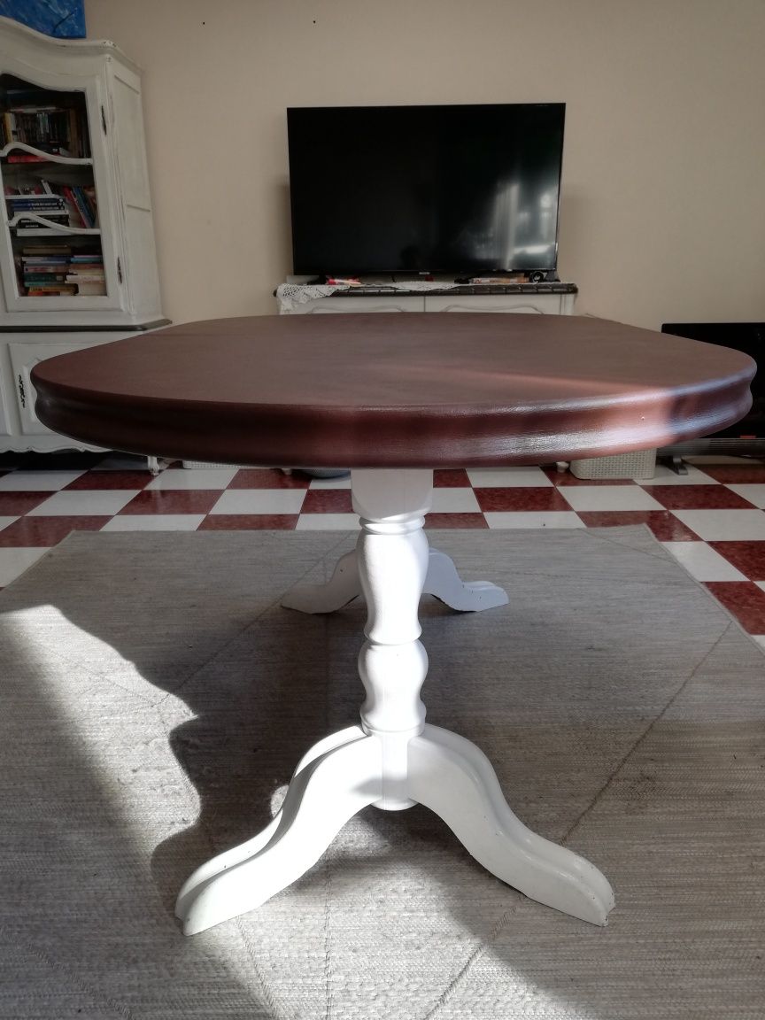 Stół dębowy w stylu prowansalskim