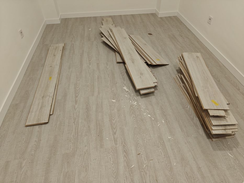 Pavimento laminado AC5 7 mm cinza claro
