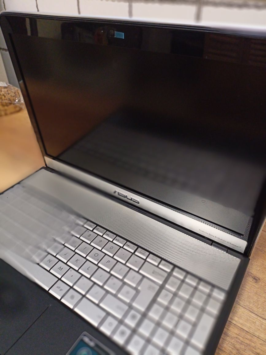 Laptop Asus stan wzorowy N 55S