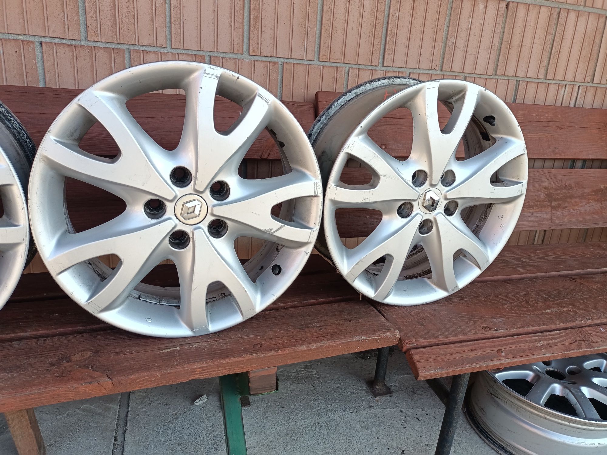 Felgi 5x114,3 R17 Renault