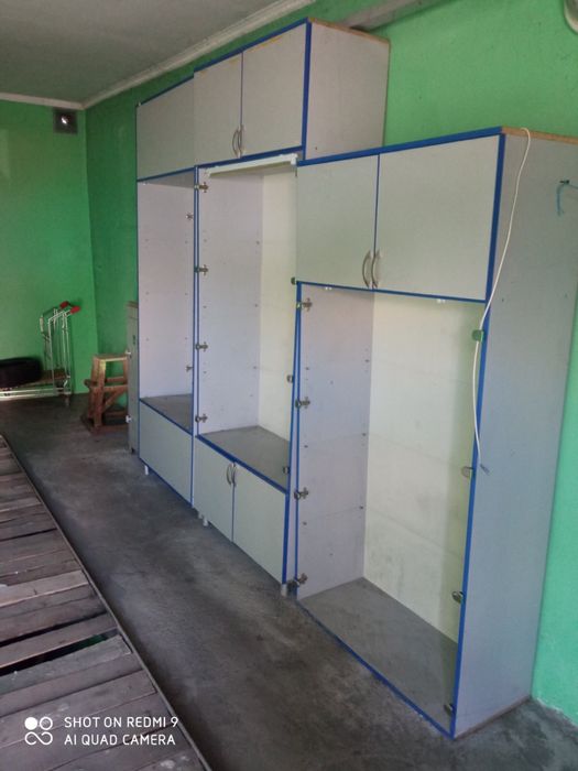 Продам меблі для аптек б/у