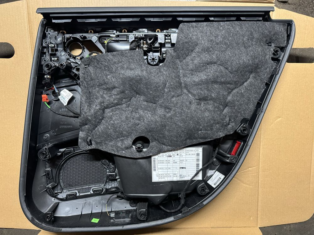 Audi A6 C8 4K tapicerka boczki drzwi oświetlenie ambiente qq1 komplet