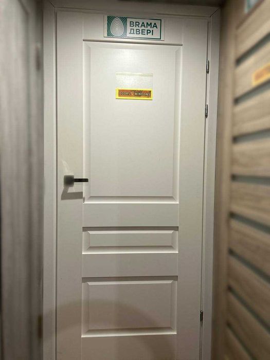 Розпродаж міжкімнатних дверей