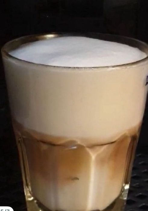 Кавоварка, кофемашина Philips LatteGo EP2200  З Дому гарний стан