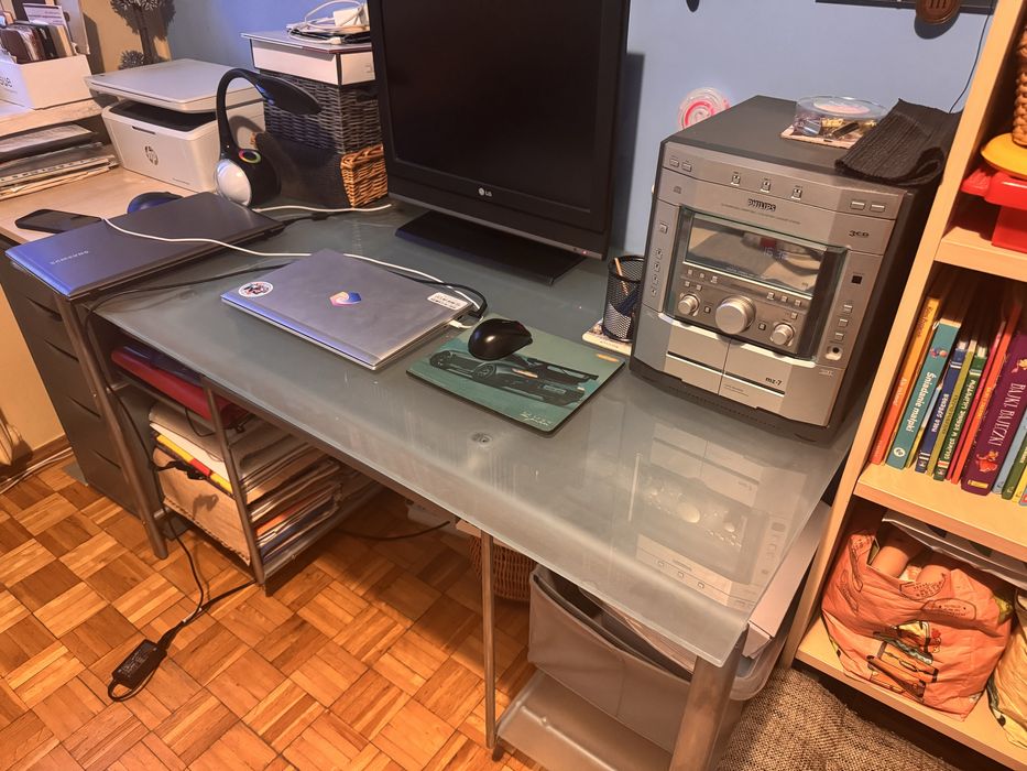 Szklane biurko 130x70