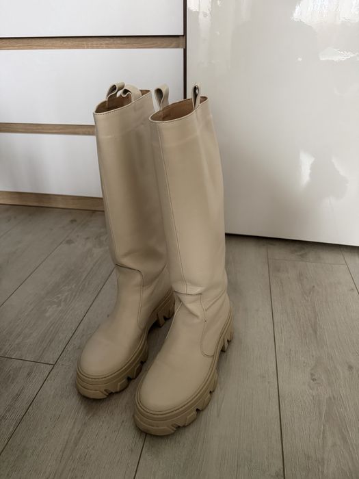 Продаю осенние сапоги